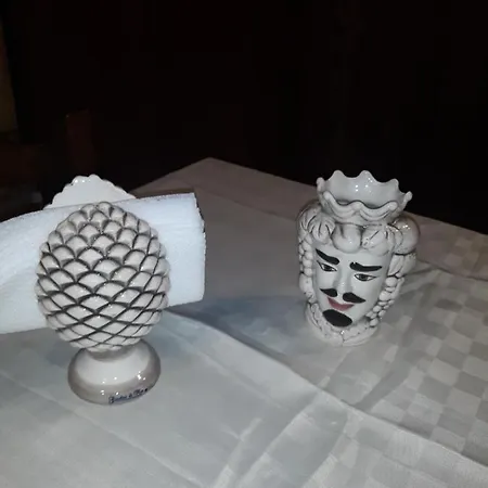 Πανσιόν Enza Cinisi