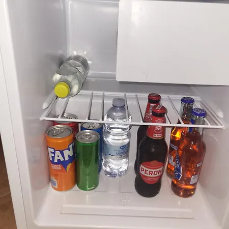 Enza Πανσιόν Cinisi