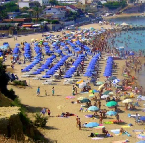 Enza 招待所 奇尼斯